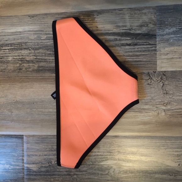 Triangl Swimsuit bottom - Picture 2 of 5